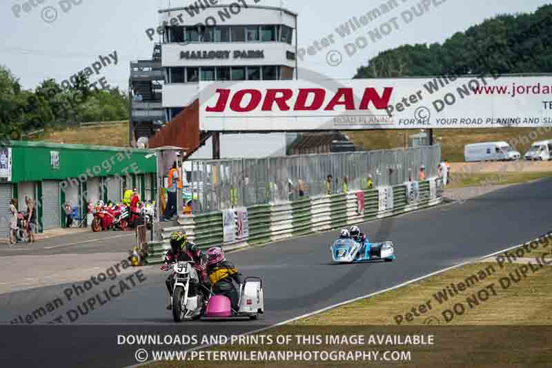 Vintage motorcycle club;eventdigitalimages;mallory park;mallory park trackday photographs;no limits trackdays;peter wileman photography;trackday digital images;trackday photos;vmcc festival 1000 bikes photographs